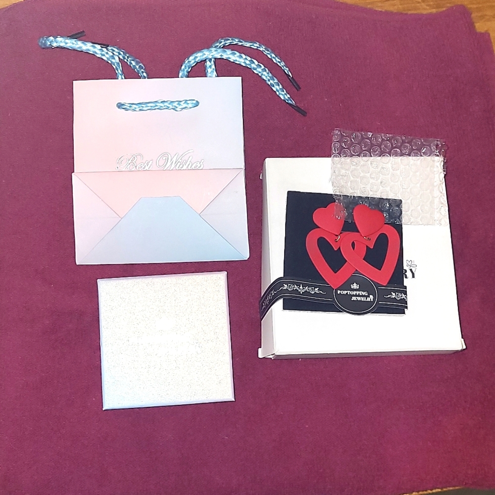 NWOT,  POPTOPPING JEWELRY